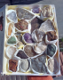 Кутия с минерали, фосили и вкаменени дръвчета , снимка 1 - Колекции - 45024773