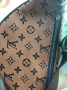 Чанта за кръст Louis Vuitton, снимка 2