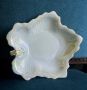 Порцеланова чинийка във формата на листо от Сумской фарфоровый завод /Сумый/, снимка 1 - Форми - 45509485