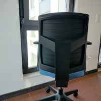 Продавам офис, ученически ергономичен стол, снимка 2 - Столове - 45009810