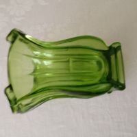  Ваза Арт Деко зелено стъкло - 1920-1930г, снимка 2 - Други ценни предмети - 45401866