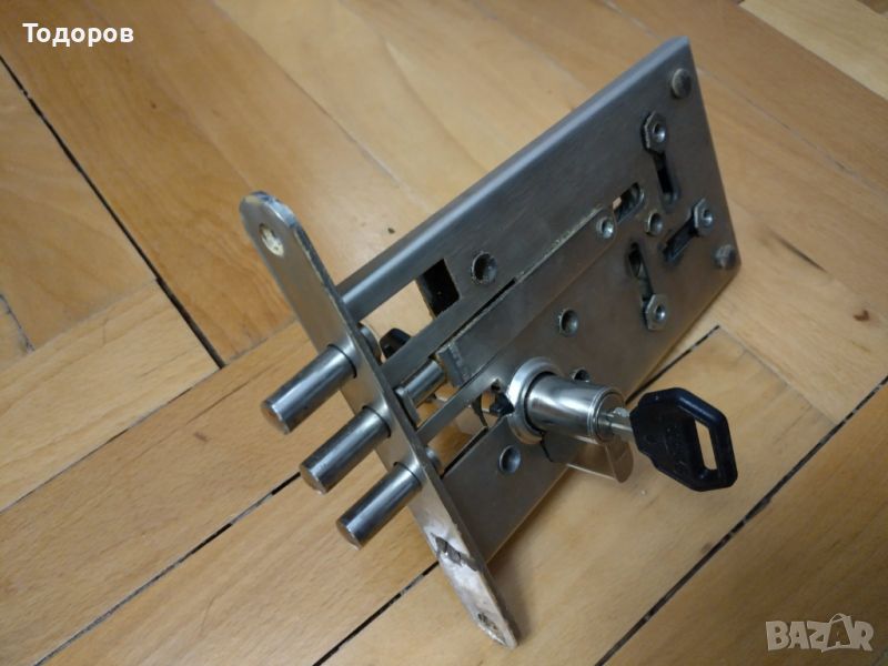 Секретна брава за четиристранно заключване + два патрона в комплект с ключове LOCKSYS, снимка 1