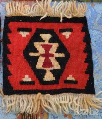 Малък килим модел с чипровски елементи - за ценители и колекционери, снимка 1
