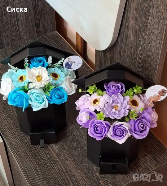 Тематични букети със сапунени цветя от пластичен сапун за абитуриенски бал и дипломиране, снимка 1