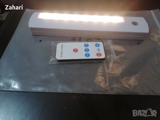 Лампа за стена на батерии с дистанционно