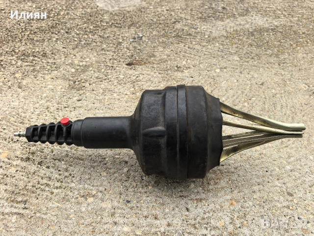 Пневматична скоба за поставяне на маншоните на полуоски, снимка 4 - Други инструменти - 54211633