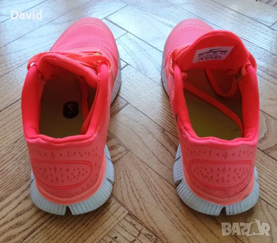 Оригинални дамски маратонки Nike Free Run, снимка 4 - Маратонки - 45265937