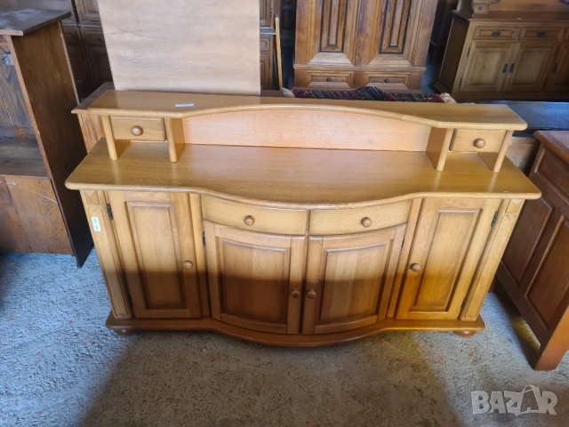 масивен бюфет в класически рустикален стил, снимка 3 - Шкафове - 54203398