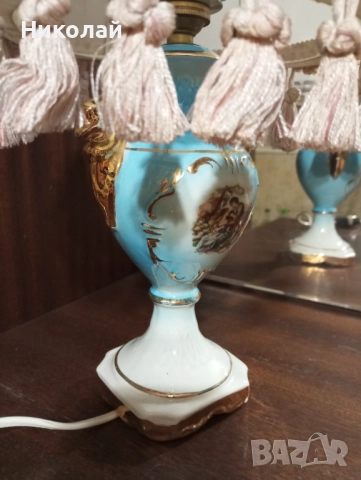 Красива порцеланова нощна лампа 