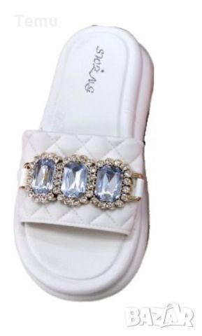 Бижу за вшите крака: Луксозни дамски чехли с кристали които привличат вниманието със своя блясък, снимка 4 - Чехли - 45847259