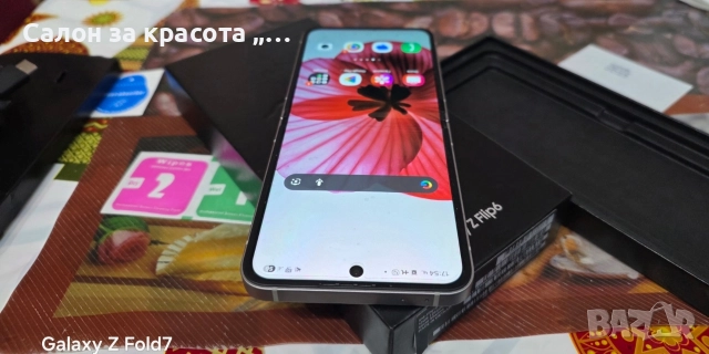 Смартфон Samsung Galaxy Z Flip6, 12GB RAM, 256GB, 5G, Jetblack, снимка 3 - Samsung - 52739854