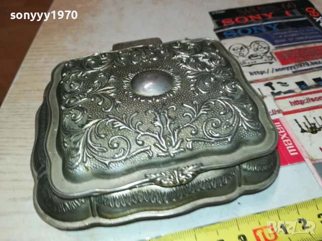 МЕТАЛНА КУТИЯ ЗА КОЛЕКЦИЯ 3107250835LCHERY, снимка 4 - Антикварни и старинни предмети - 51199289