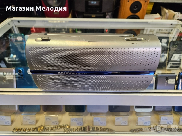 Радио Grundig Music Boy 50 RP 5200 В отлично техническо и визуално състояние., снимка 2 - Радиокасетофони, транзистори - 52414490