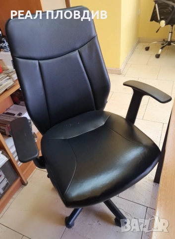 Офис оборудване - бюра, столове, компютър и др., снимка 11 - Работни маси и бюра - 53442889