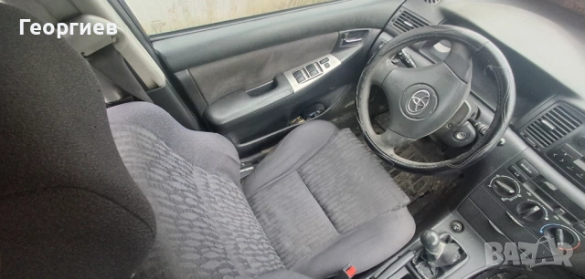 Toyota Corolla 2.0 D4D 90PS - ударена, снимка 6 - Автомобили и джипове - 53498125