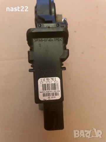 Моторче задна лява врата Фолксваген Голф 5 1KO 959 703 K, снимка 4 - Части - 50905134