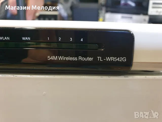 Рутер TP-Link TL-WR542G В отлично техническо и визуално състояние., снимка 3 - Рутери - 48660948