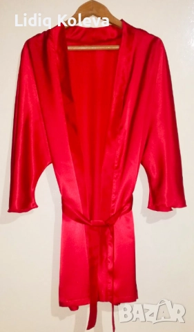 Дамски червен сатенен комплект нощница и халат, снимка 4 - Нощници - 52351588
