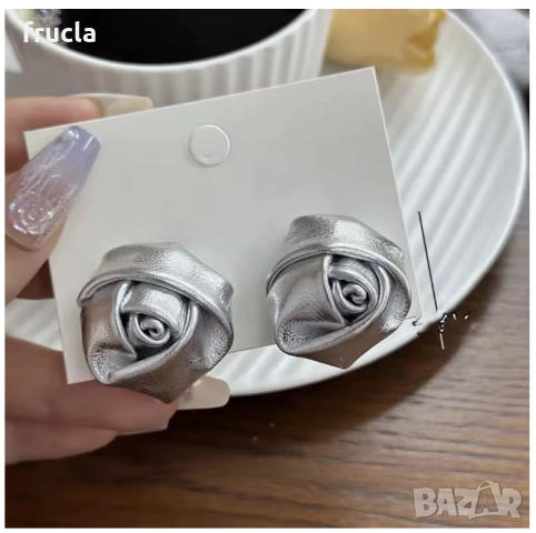 Сребристи Обеци Рози