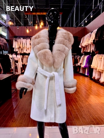 Луксозно Бяло  палто  - Лисица