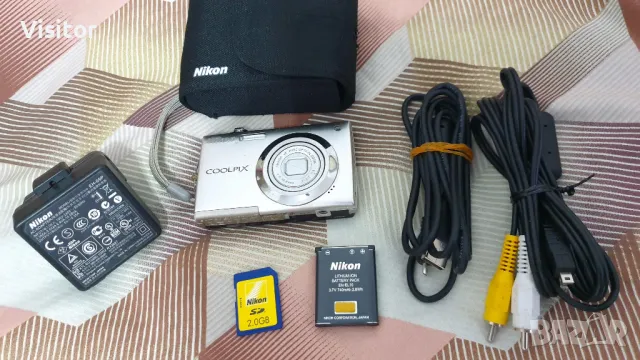 цифров фотоапарат NIKON Coolpix S4000 12 мРх -  touch screen display, снимка 1 - Фотоапарати - 48826688