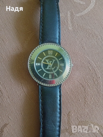 Часовник Louis Vuitton, снимка 17 - Дамски - 52315806