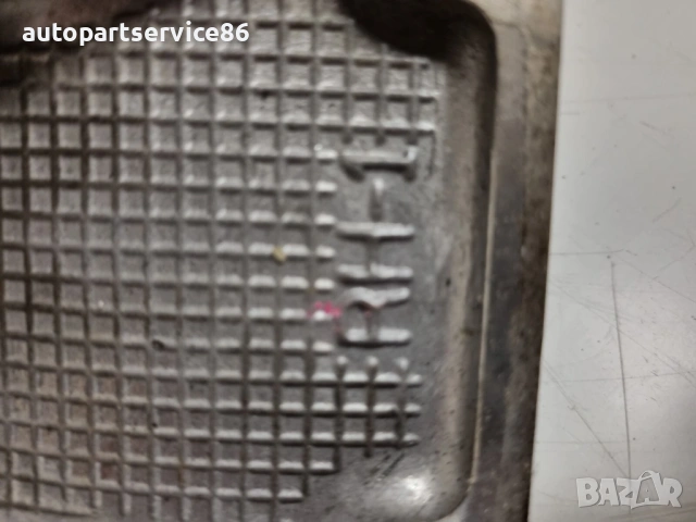 Десен държач на двигателя за Jeep Grand Cherokee 3.0 Crd (2006) 52090308AE, снимка 3 - Части - 53523580