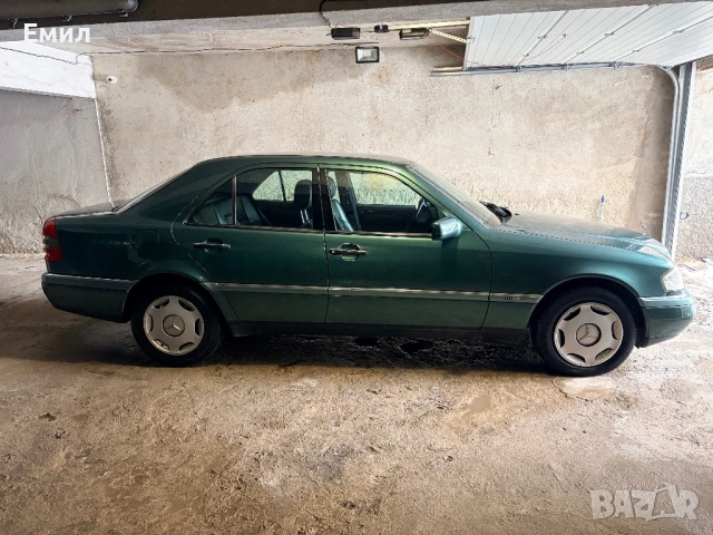 Mercedes-Benz C200 Diesel в топ състояние., снимка 3 - Автомобили и джипове - 53365362