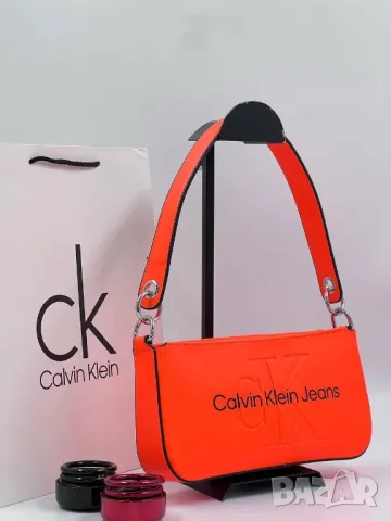 дамски чанти Calvin Klein , снимка 10 - Чанти - 46877375