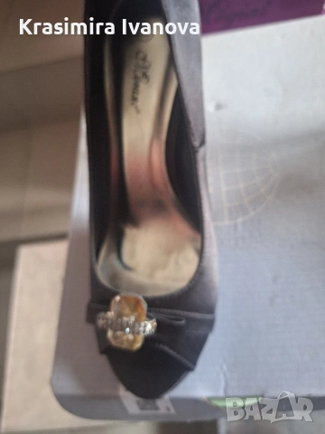 нови обувки от сатен , снимка 3 - Дамски обувки на ток - 54160404