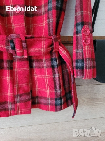 Червено палто пепид PETROFF DONNA , снимка 4 - Палта, манта - 51795828