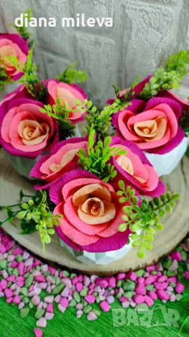 Гипсокерамични кашпи с рози от креп хартия!!, снимка 15 - Декорация за дома - 51630322