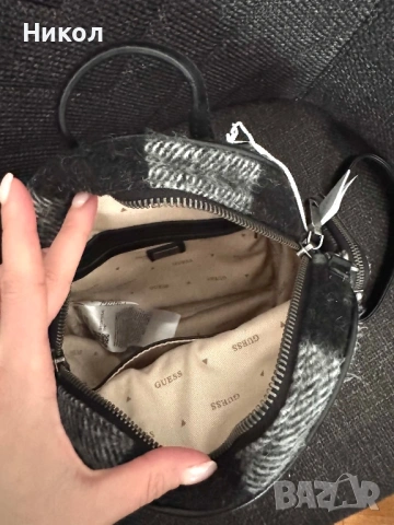 Малка раница Guess, снимка 2 - Раници - 53579054