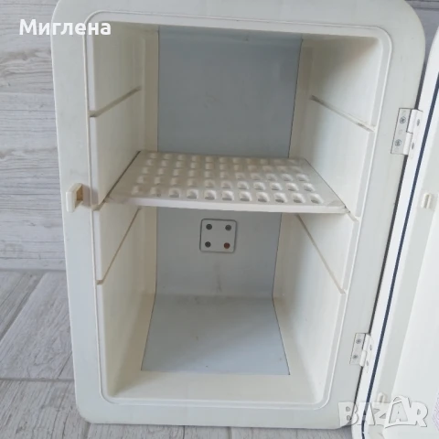Мини хладилник на 12 и 220 волта, снимка 3 - Хладилни чанти - 50971124
