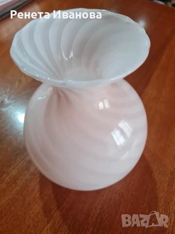 Прекрасна, винтидж стъклена ваза от остров Мурано , снимка 4 - Антикварни и старинни предмети - 54170581