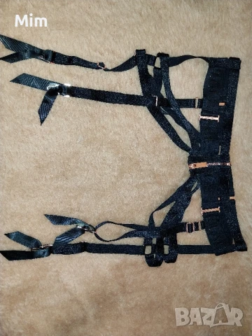 Черен колан с 4 метални жартиери за чорапи , снимка 3 - Бельо - 51381624