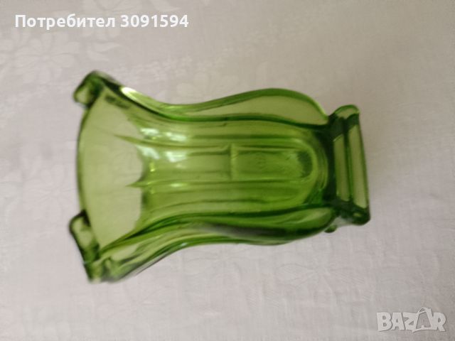  Ваза Арт Деко зелено стъкло - 1920-1930г, снимка 2 - Други ценни предмети - 45401866