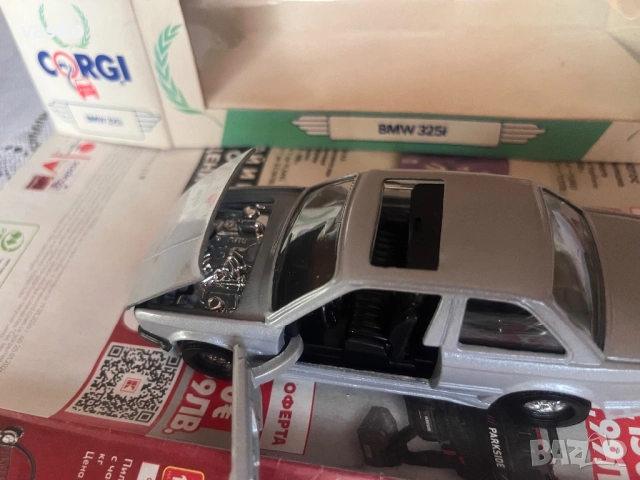 Английско Корги BMW 1:43, снимка 4 - Колекции - 53247150