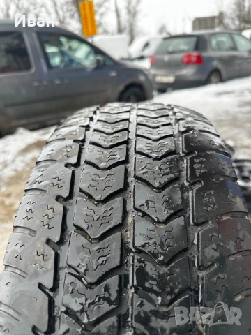 Бусови гуми 205/65/16C ДОТ23, снимка 2 - Гуми и джанти - 53354341