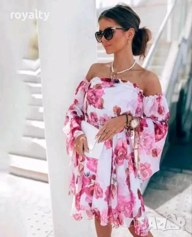 Бяла шифонена рокля с розови цветя