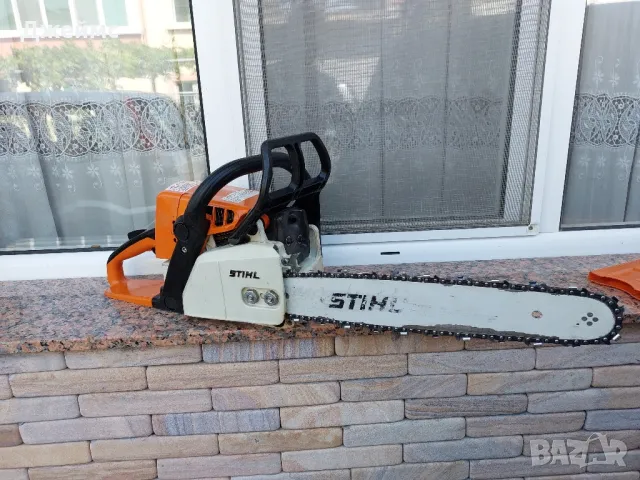 Резачка Stihl MS 230, снимка 3 - Градинска техника - 46907363