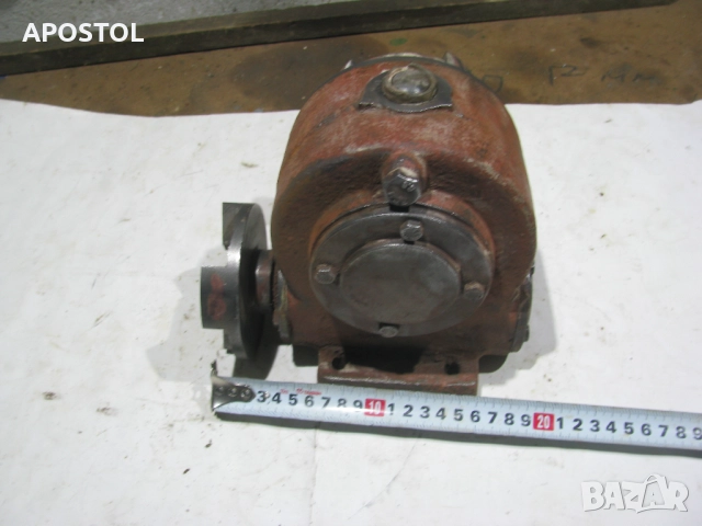 редуктор, снимка 3 - Резервни части за машини - 52405170