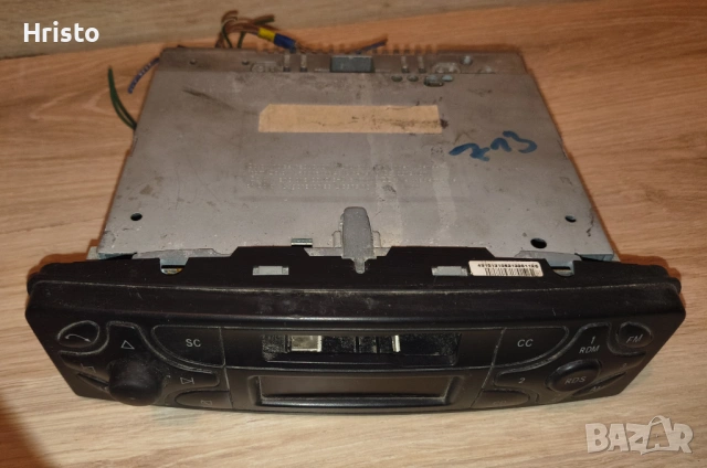 Оригинален радио касетофон Мерцедес ц клас  203/209