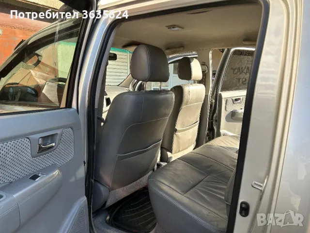 Toyota Hilux 3.0 D-4D 4X4, серв. история !, снимка 7 - Автомобили и джипове - 48924419