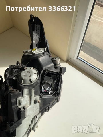 Десен ксенонов фар за Toyota Avensis, снимка 2 - Части - 53708384