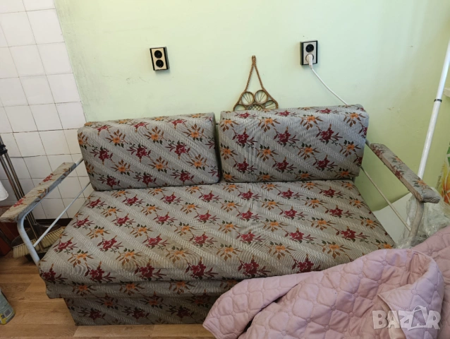 Диван, снимка 3 - Дивани и мека мебел - 54000924