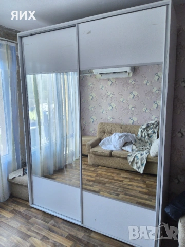 Гардероб с плъзгащи врати, снимка 5 - Гардероби - 54289844