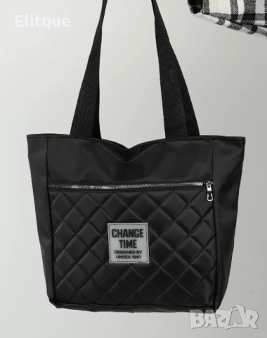 Удобна елегантна капитонирана чанта 30х30см, снимка 2 - Чанти - 52895125