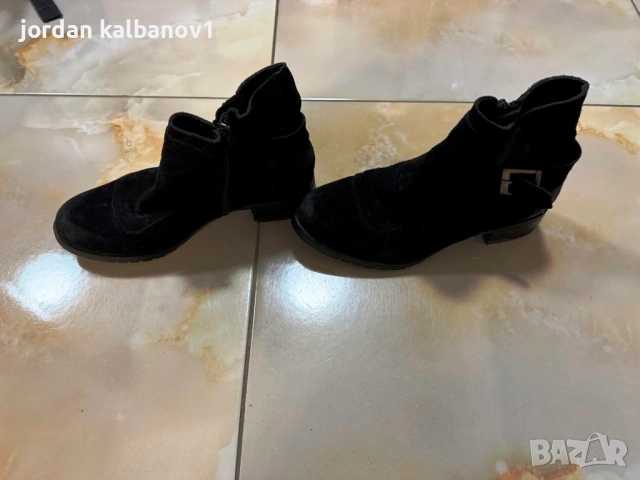 Подарявам - дамски черни велурени боти с ток номер 36 стелка 23см. ток 3см., снимка 2 - Дамски боти - 53598538