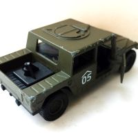 WELLY 99198 Armor Squad Hummer Military, снимка 4 - Колекции - 38170317